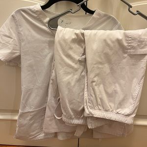 Rx Gear scrub set. White, Size: Small. ONE TOP, TWO PANTS